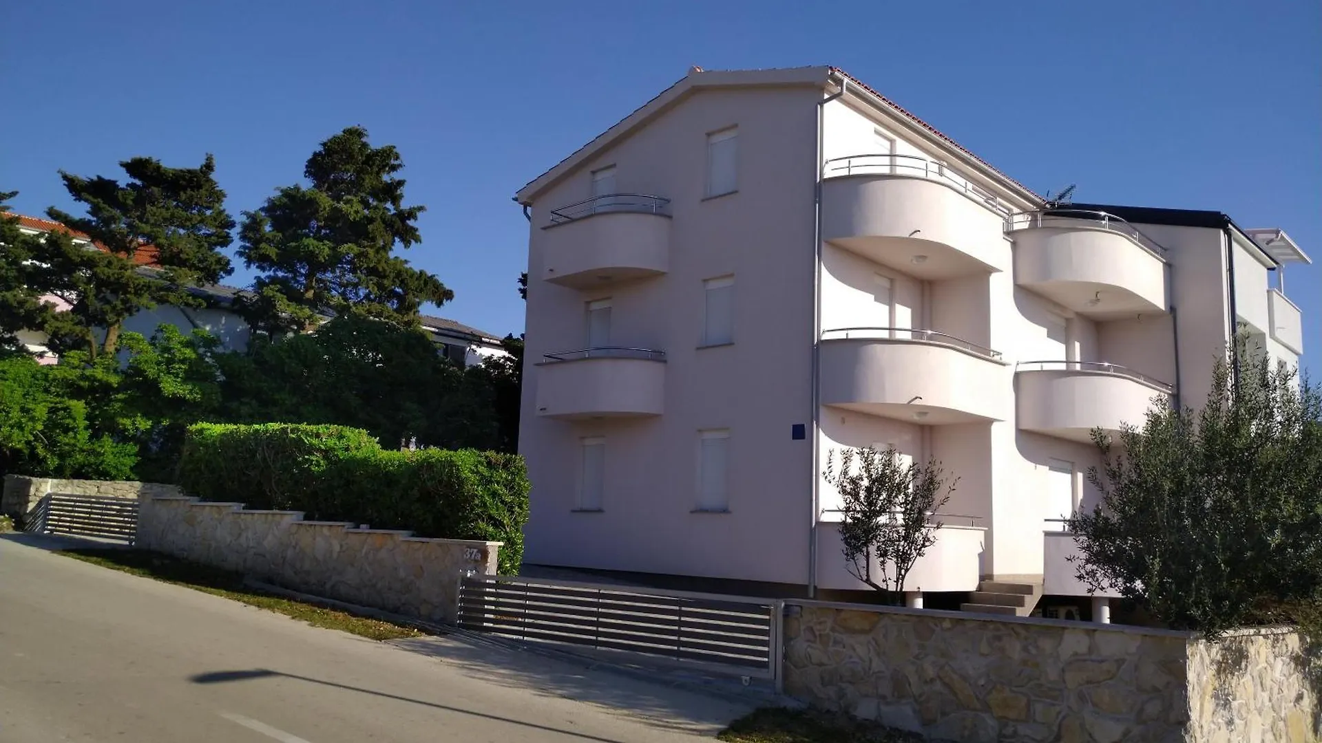 Apartmani Klauda Povljana
