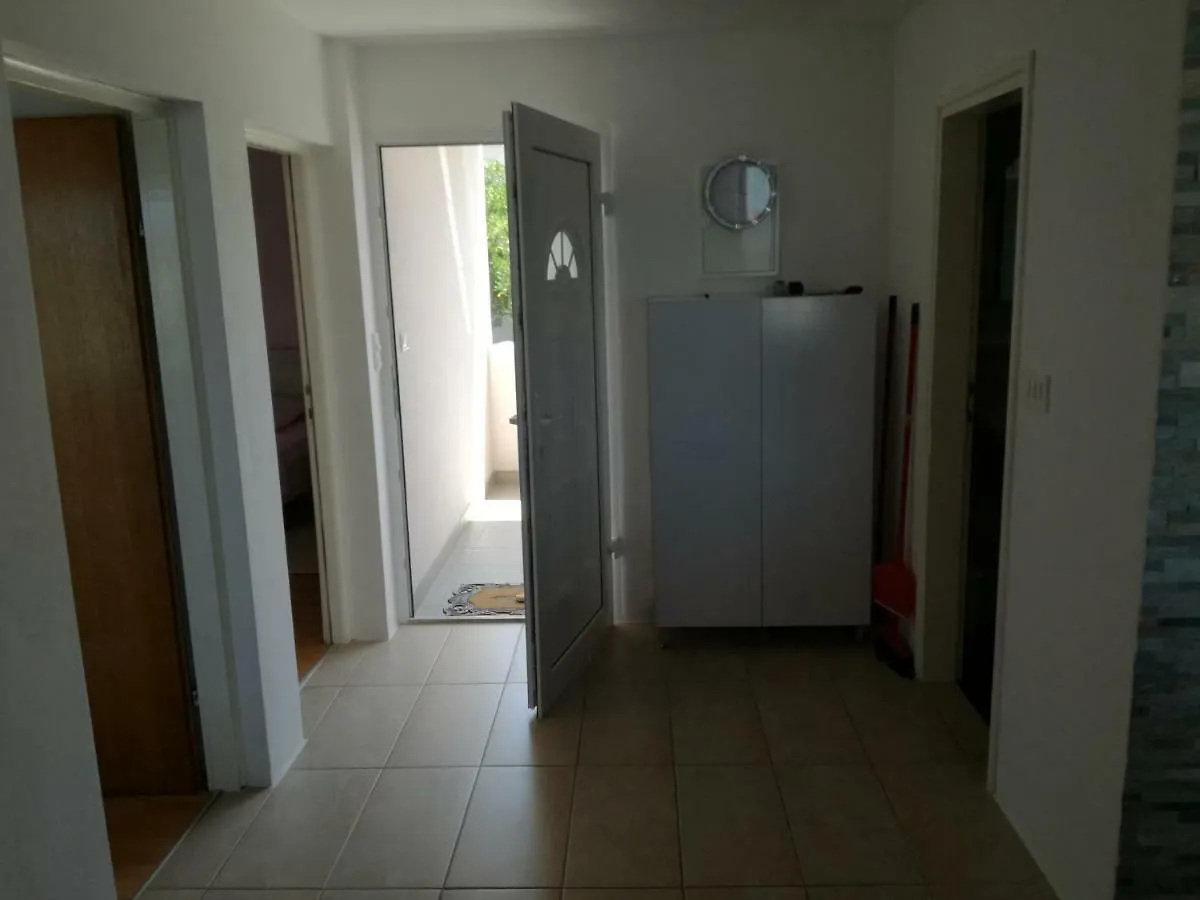 Apartmani Klauda Povljana 0*,  Croatia