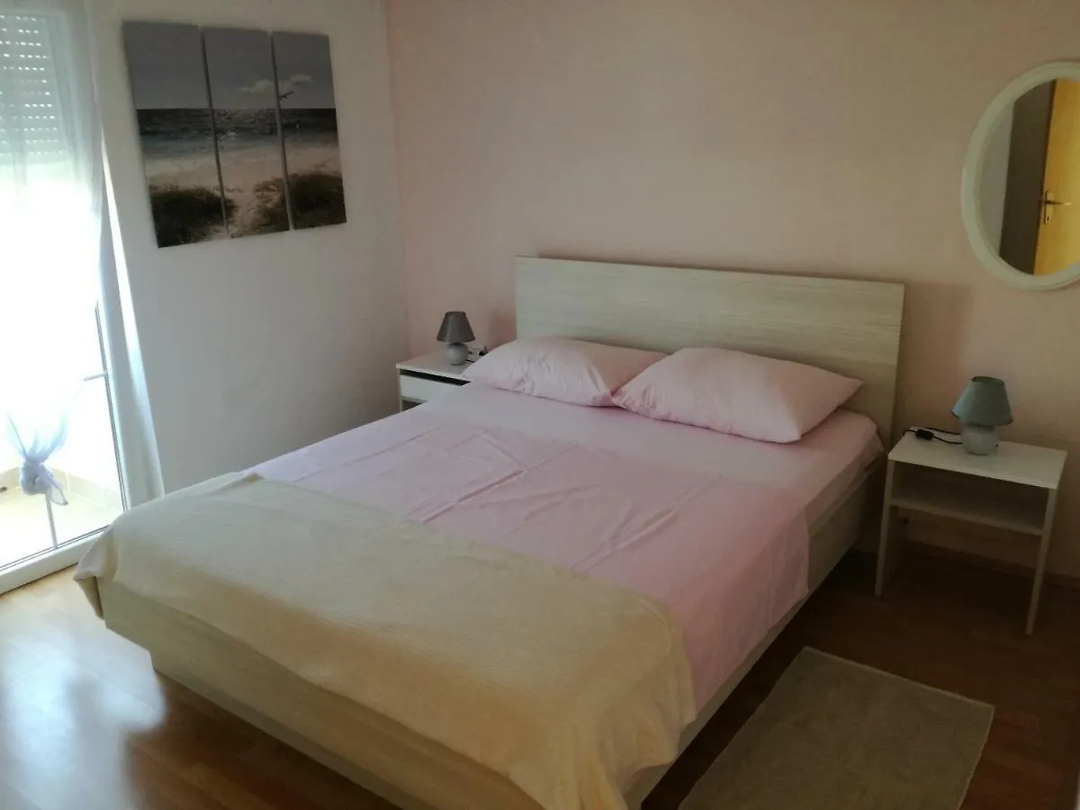 Apartmani Klauda Povljana