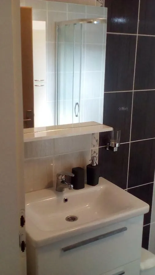 Apartmani Klauda Povljana