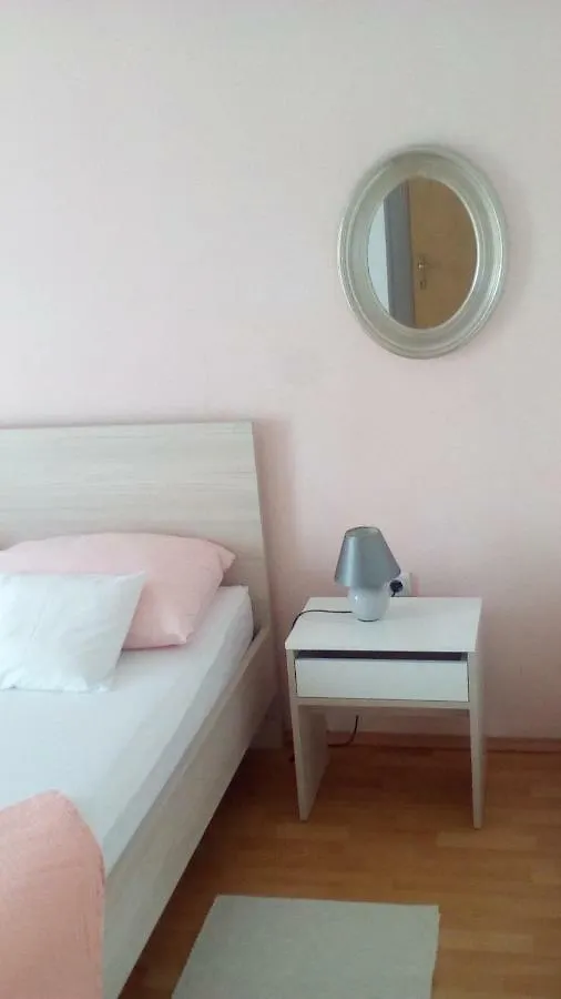 Apartmani Klauda Povljana 0*,