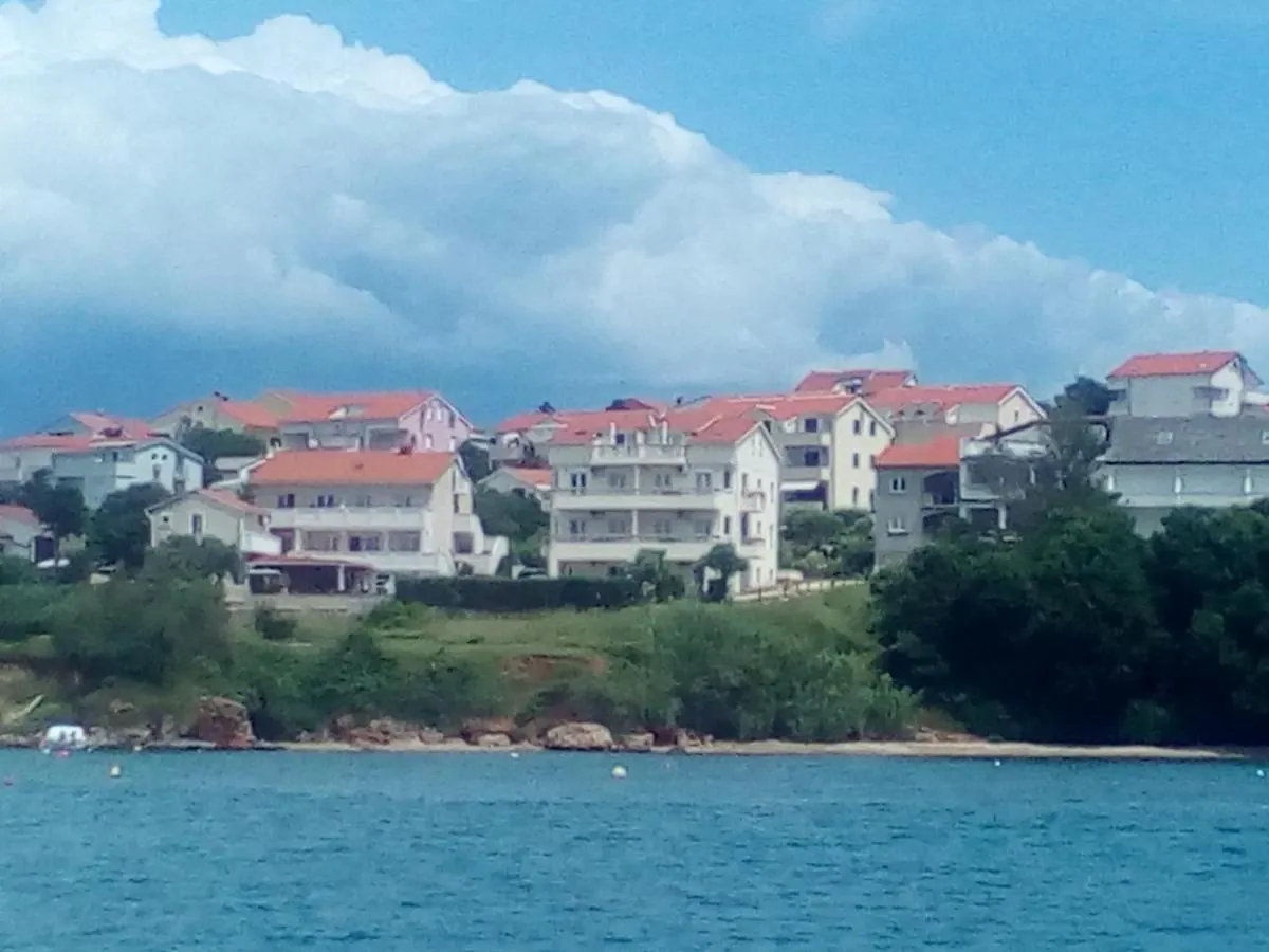 Apartmani Klauda Povljana 0*,